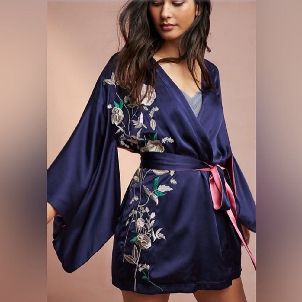 ELLE MACPHERSON BODY / ANTHROPOLOGIE Bloom Kimono Silk Robe - Maritime Blue
